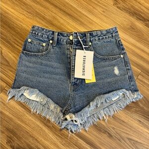 Signature 8 distressed shorts size Small (2/4) NWT